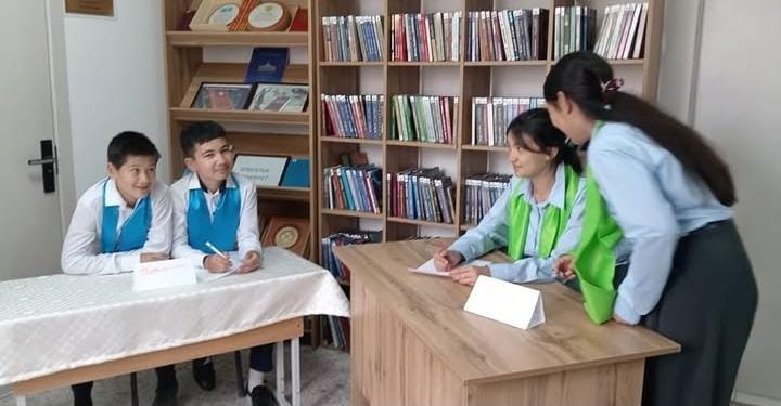 №2 орта мектебі бойынша "Заң және тәртіп керуені" жобасы аясында "Заң және тәртіп"тақырыбында дебат ұйымдастырылды. Оқушылар екі түрлі көзқараста пікір алысты, Дебат жетекшісі С. Довлетиярова.